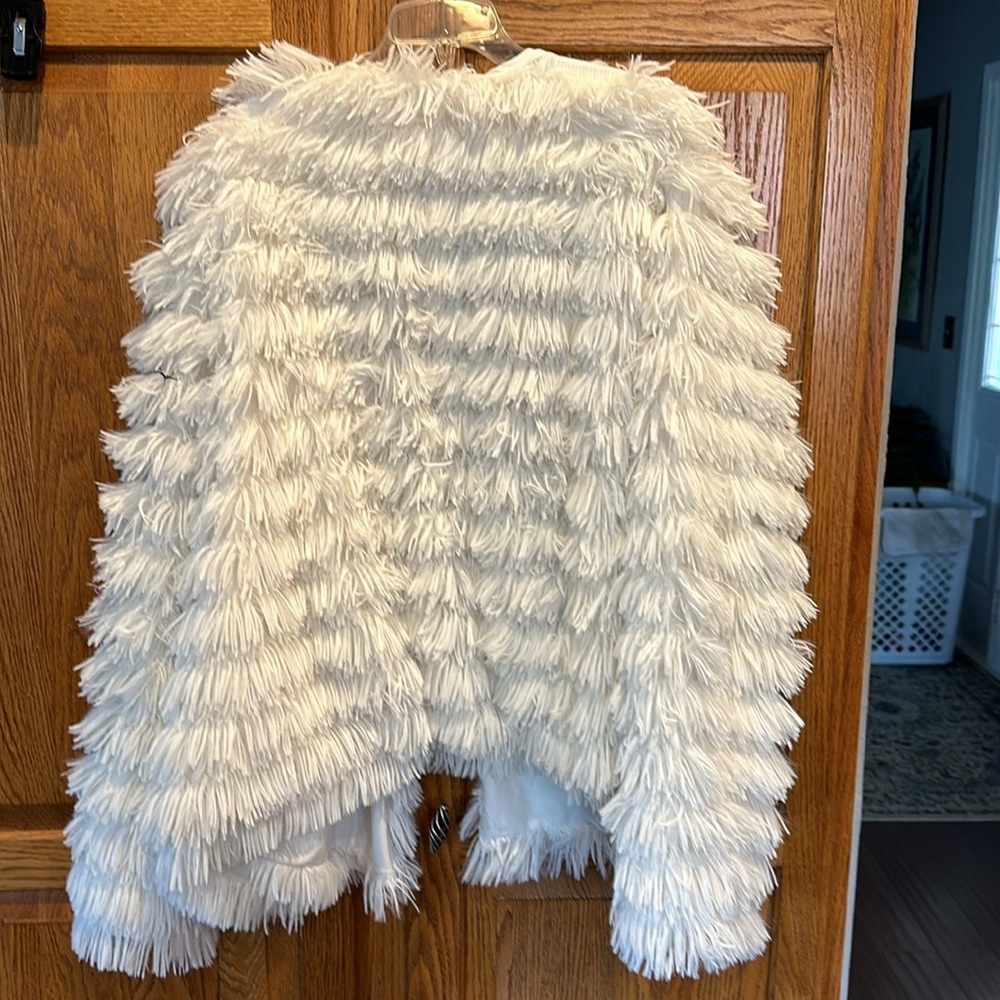 Fluffy jacket - Picture 3 of 3